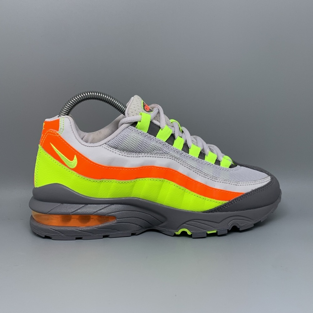 Nike‎ Airmax 95 GS Vast Grey Volt Running Shoes Men’s Sz 6Y Women’s Sz 7.5 - Picture 5 of 10